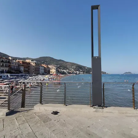 Apartament Da Amente Alassio