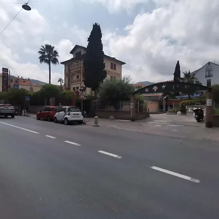 Apartament Da Amente Alassio